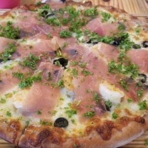 pizza laboratorio con camarones