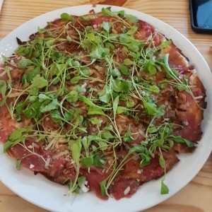 pizza de carpaccio de res con masa gluten free