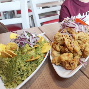 arroz verde camarones (izq) y la jalea de mariscos (der)