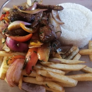 Lomo saltado