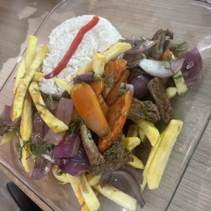 PLATOS FUERTES - Lomo Saltado