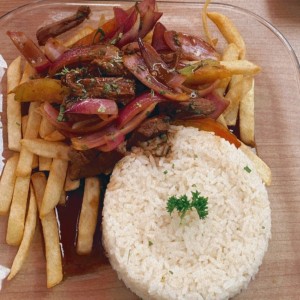 Lomo saltado