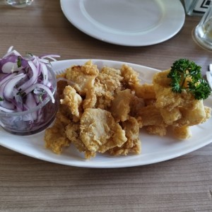 chicharrones de pescado 