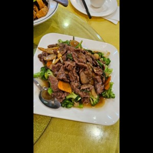 Carne de Res con Brocoli