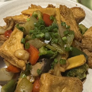 Tofu Frito con Vegetales