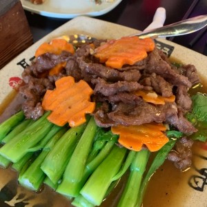 Carne con hoja de mostaza