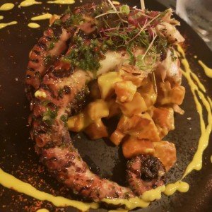 ANTICUCHO DE PULPO