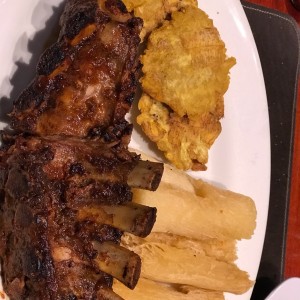 Costilla de 1 libra con salsa barbacoa