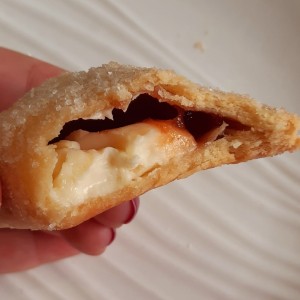 Empanada de guayaba con queso