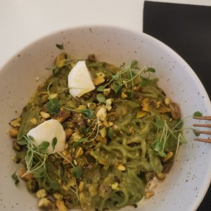 spaghetti al pesto