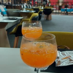 cocktail aperol prosseco y maracuya