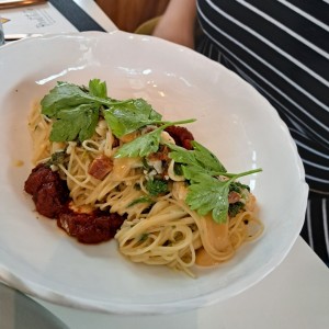 Vermicelli Aglio, olio e gamberi