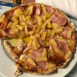 pizza hawaiiana mediana 