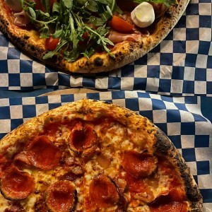 Pizza con Bocconcinis y Tomate Cherry