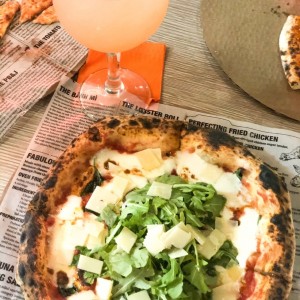 Margarita con extra de arugula y parmesano