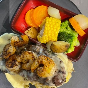 Carnes - Shrimp'n Parmesan Sirloin