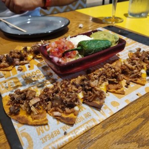 Nachos con ribs