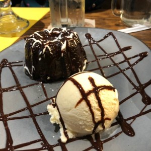 copa de helado - dulce relleno de chocolate