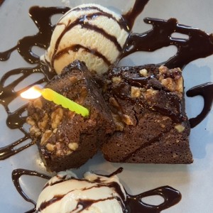 Postres - Fudge Brownie Sundae