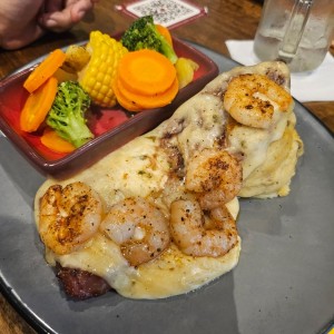 filete de res con camarones y queso