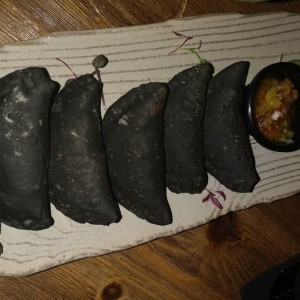 Empanadas Negras 