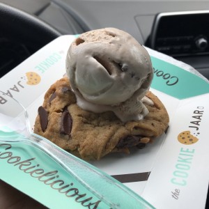 Chocolate chip y helado de oreo