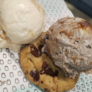 Gallete con chocolate, Helado de Macadamia y de Cookies and cream