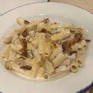 Ni carbonara ni alfredo