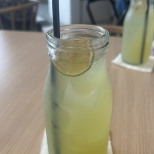 Limonada de hierbabuena