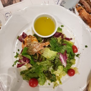 ensalada con Langostinos