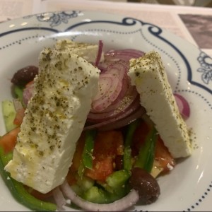 ENSALADAS - JORIATIKI SALATA