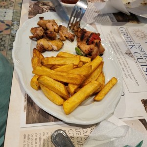 pollo con papas fritas