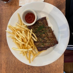 baby beef con papas fritas 