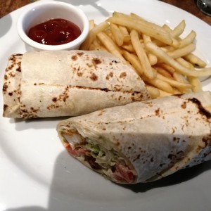 Wrap de Corvina con papas fritas