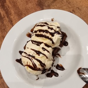 Postres - Brownie con helado