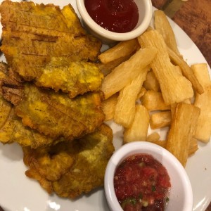 Patacones con yuca frita