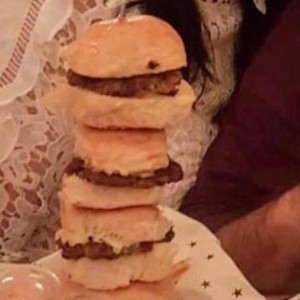 Burger Tower!! Deliciosa!!!