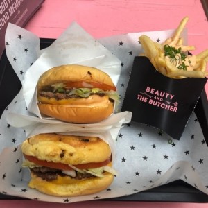 hamburguesa sencilla y doble, skinny fries