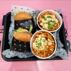 Hamburguesa Sencilla y Hamburguesa Doble con Curly Fries