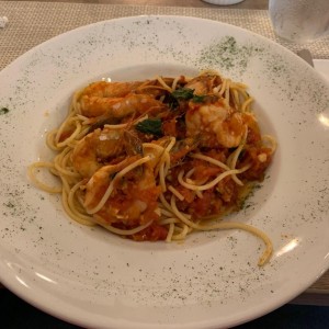 Pasta di Mare en salsa roja