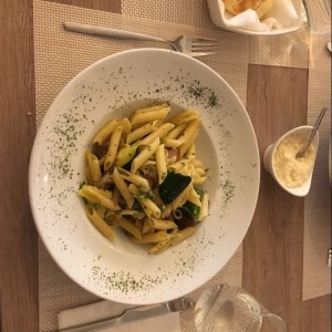 pasta penne con vegetales 