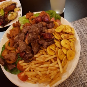 Picada de carnes mediana