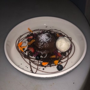 Postre: Volcano de chocolate y helado