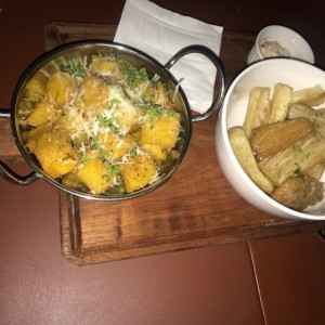 polenta y yuca frita