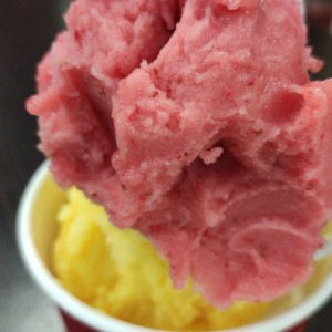 sorbetto de maracuya y fresa.