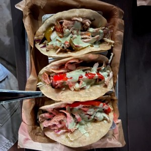 Tacos de pollo ahumado 