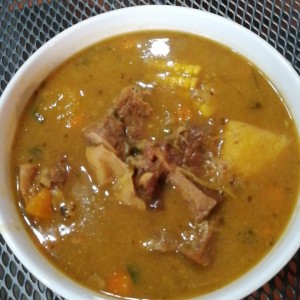 Sopa de Costilla de Res especial