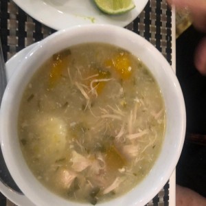 Sancocho de pollo desmenuzado.