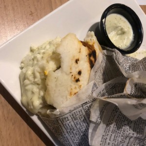 Platos Calientes - Arepa Mixta