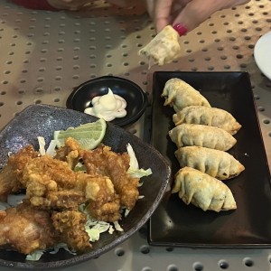 Entradas - Karaage de Pollo. 